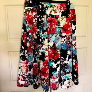 Garden floral skirt with elastic waist